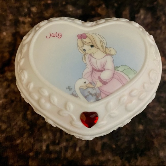 Precious Moments July Heart Jewelry Trinket Box (2001) - Picture 2 of 4
